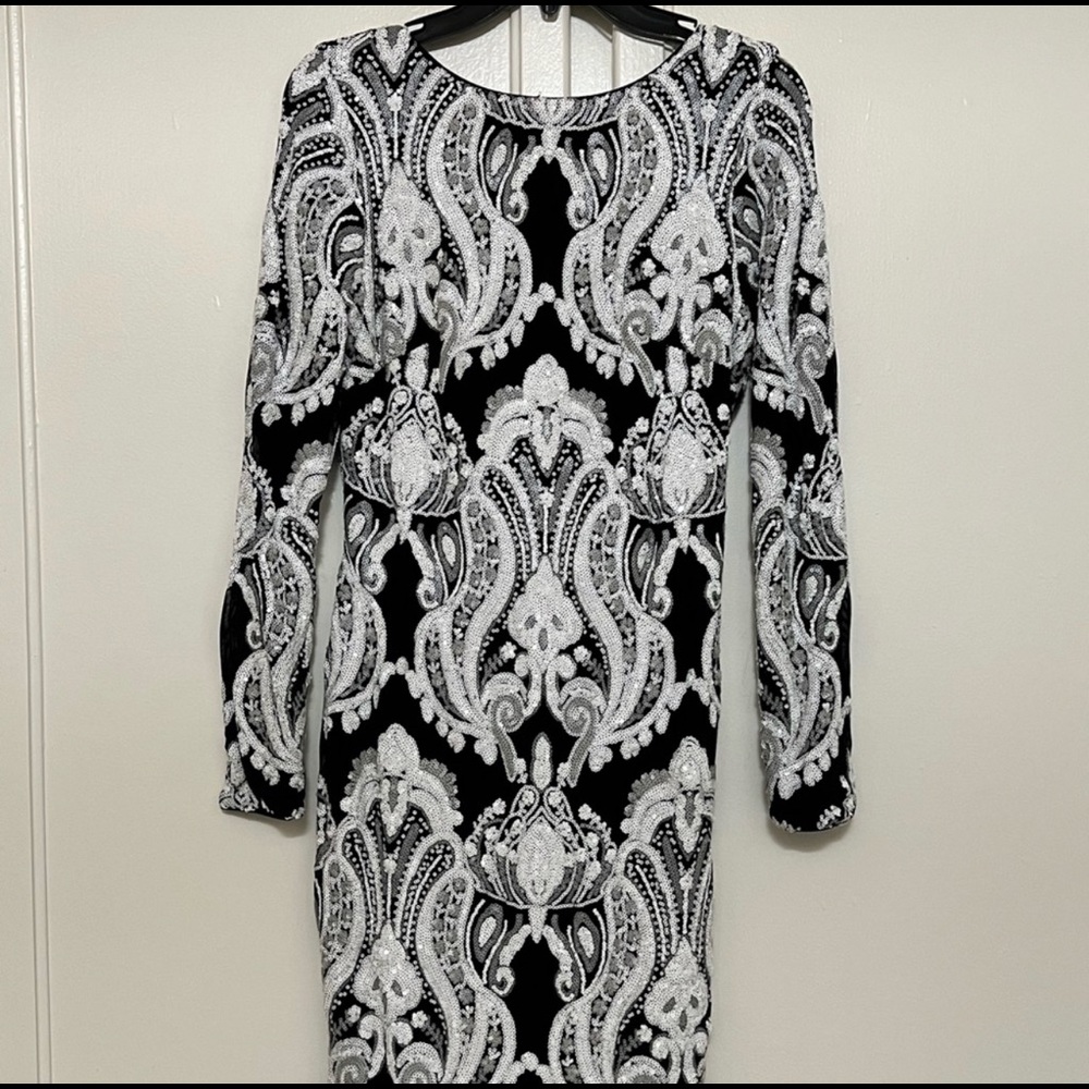 Black and white long sleeve dress